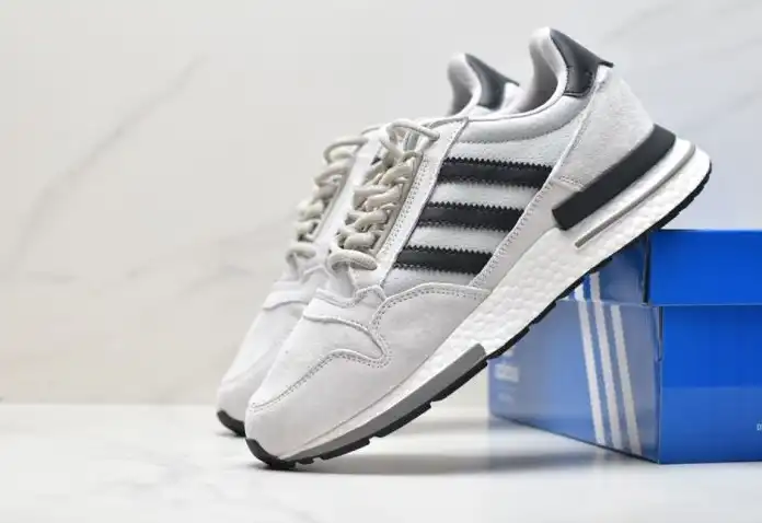 hype Adidas Sneakers