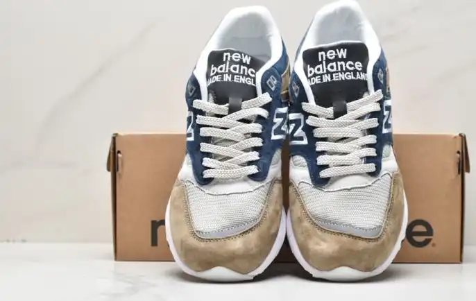 hype New Balance Sneakers