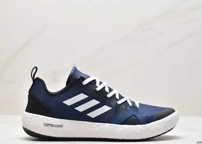 hype Adidas Sneakers