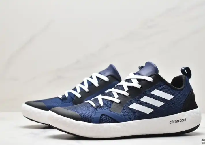 hype Adidas Sneakers