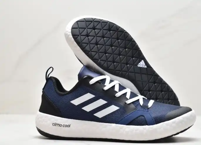 hype Adidas Sneakers