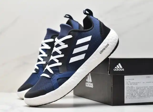 hype Adidas Sneakers