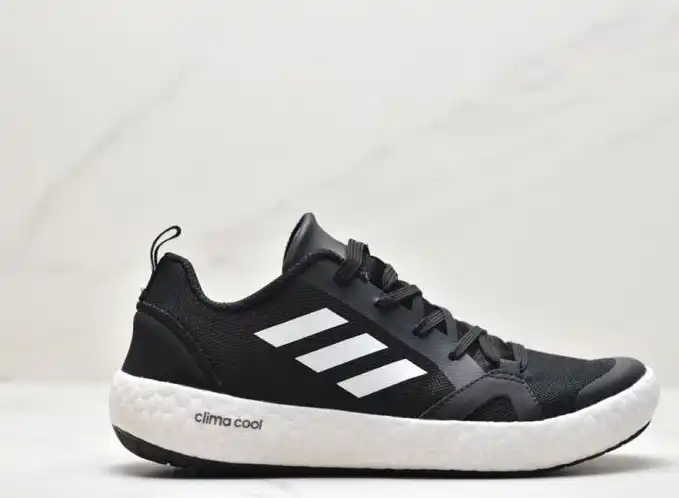 hype Adidas Sneakers