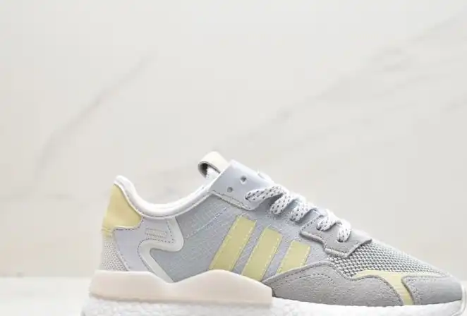 hype Adidas Sneakers