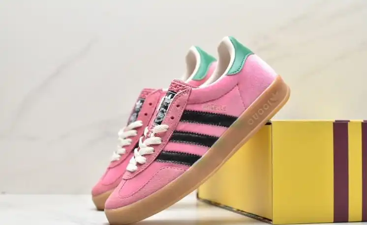 hype Adidas Sneakers