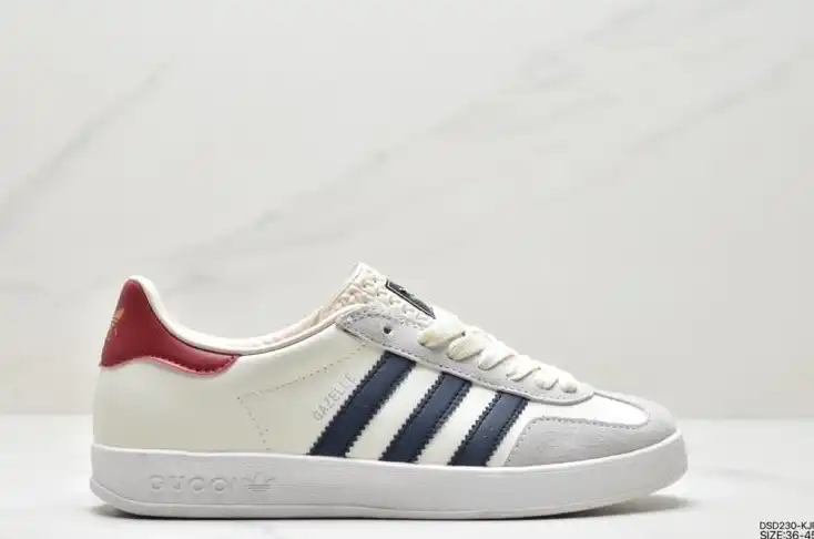 hype Adidas Sneakers