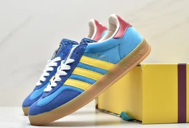 hype Adidas Sneakers