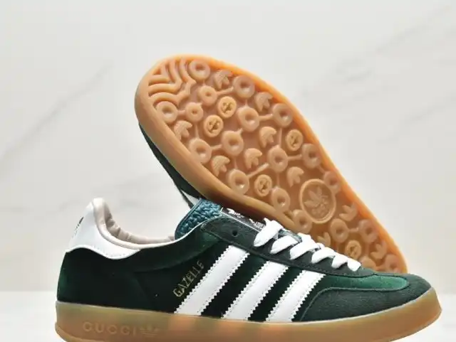 hype Adidas Sneakers