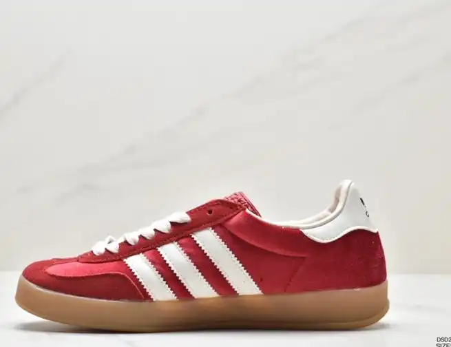 hype Adidas Sneakers