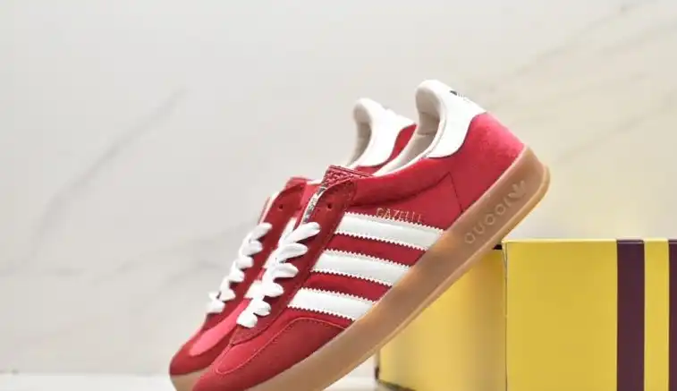 hype Adidas Sneakers