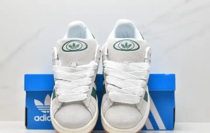 hype Adidas Sneakers