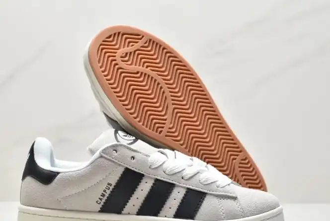 hype Adidas Sneakers