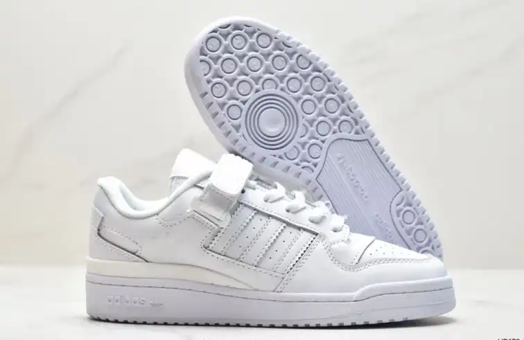 hype Adidas Sneakers