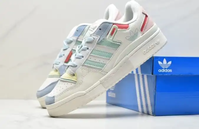 hype Adidas Sneakers