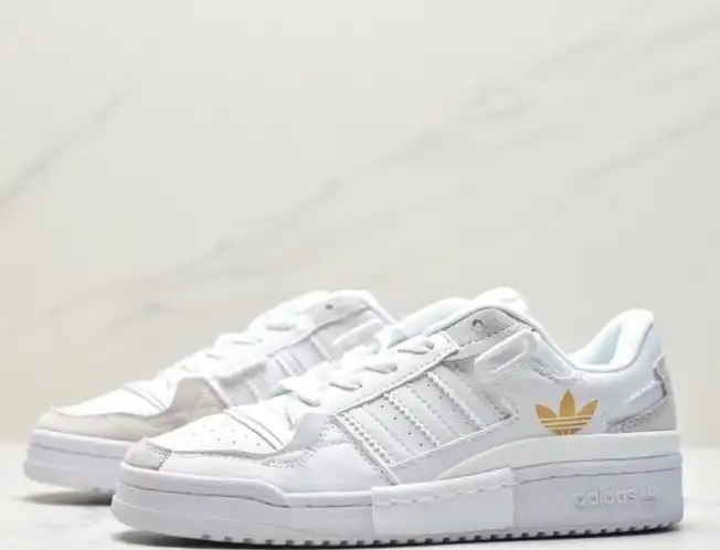 hype Adidas Sneakers