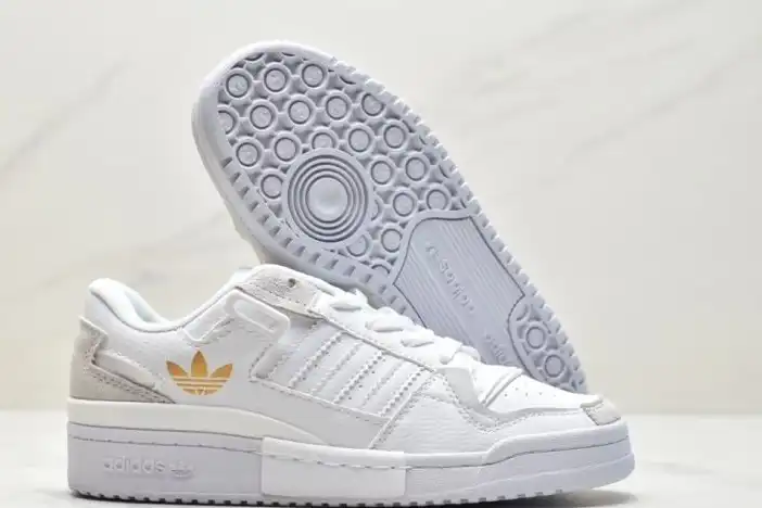 hype Adidas Sneakers