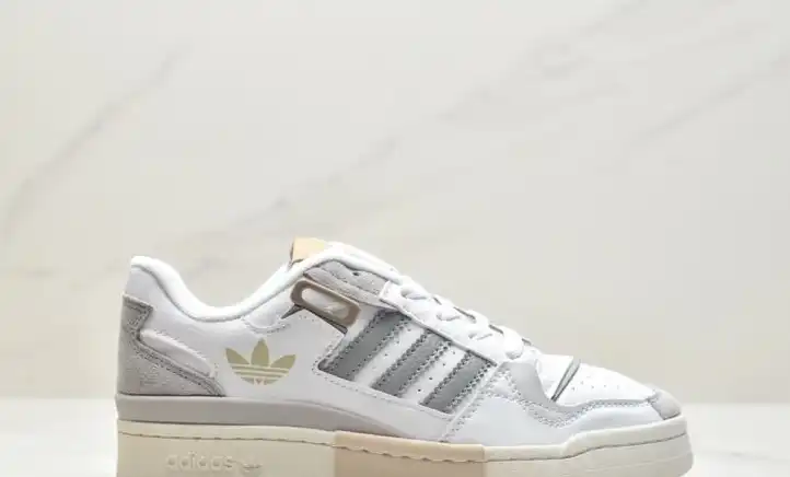 hype Adidas Sneakers