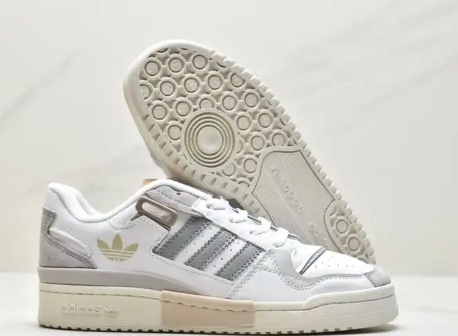 hype Adidas Sneakers