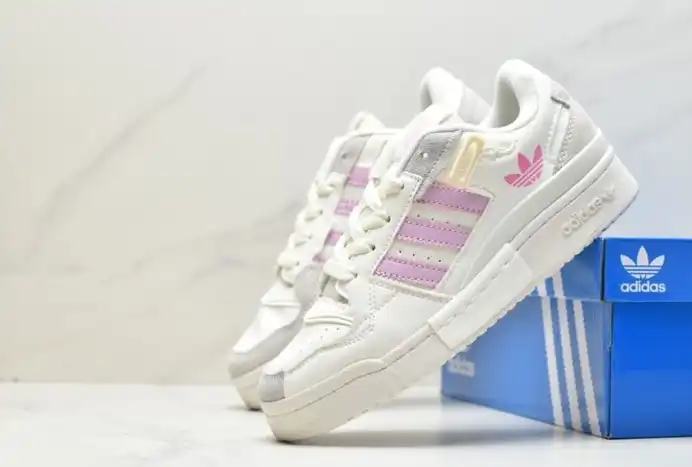 hype Adidas Sneakers