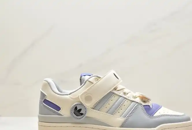 hype Adidas Sneakers