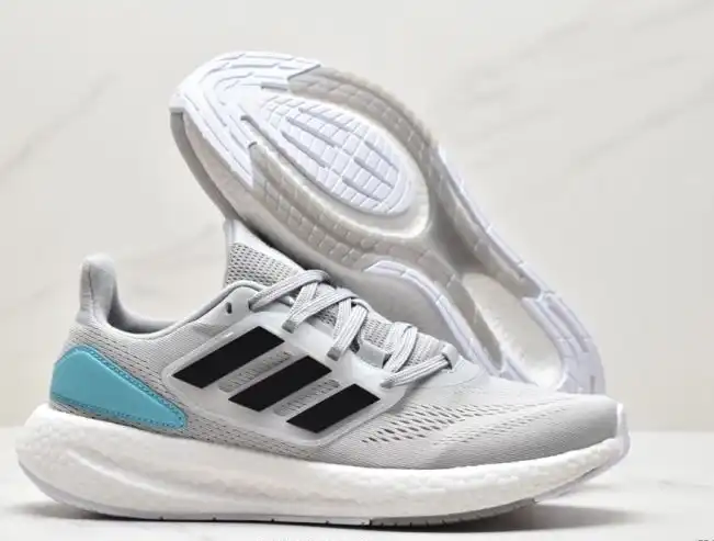 hype Adidas Sneakers