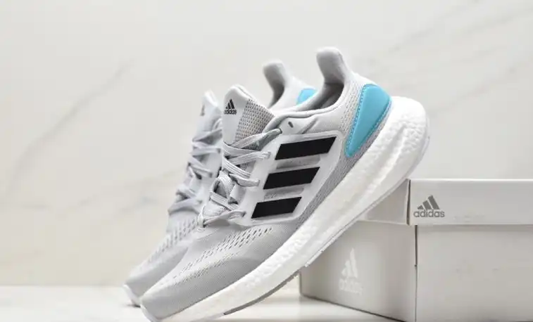 hype Adidas Sneakers