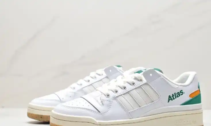 hype Adidas Sneakers