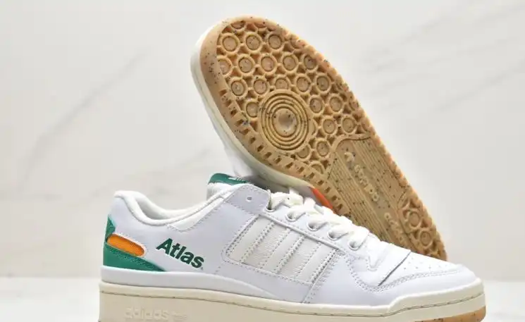 hype Adidas Sneakers