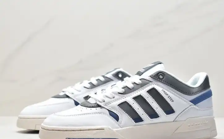 hype Adidas Sneakers