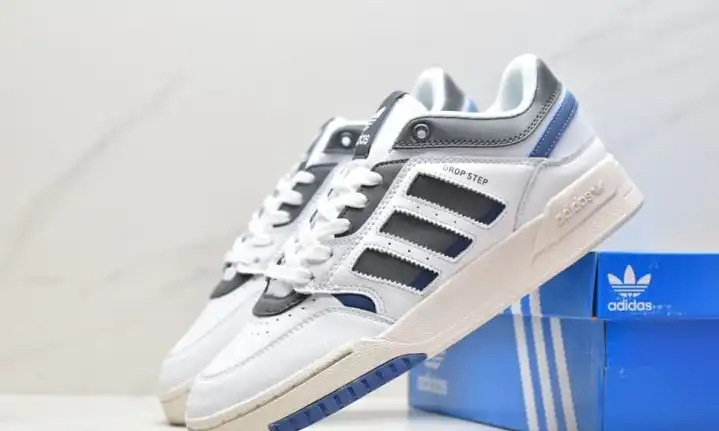 hype Adidas Sneakers