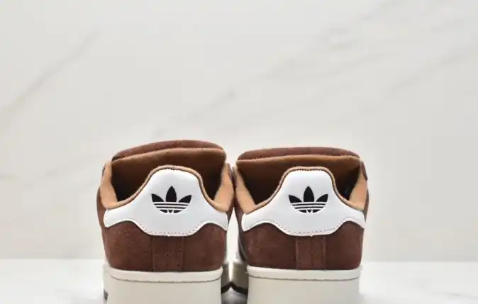 hype Adidas Sneakers