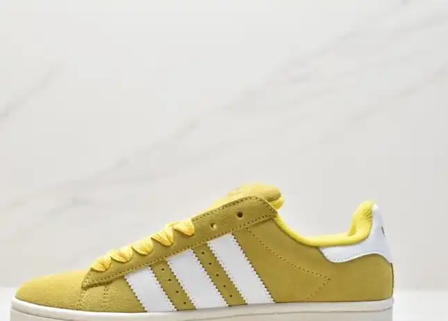 hype Adidas Sneakers