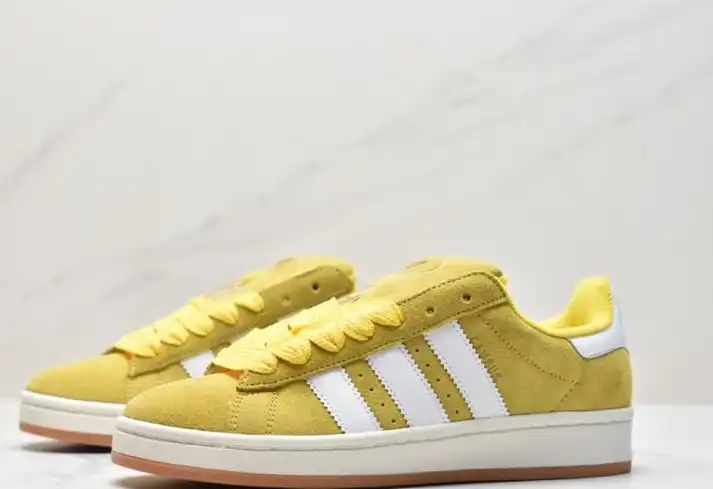 hype Adidas Sneakers