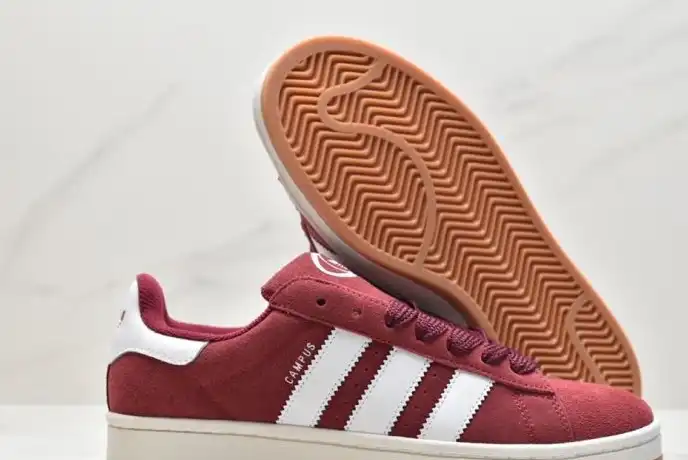 hype Adidas Sneakers