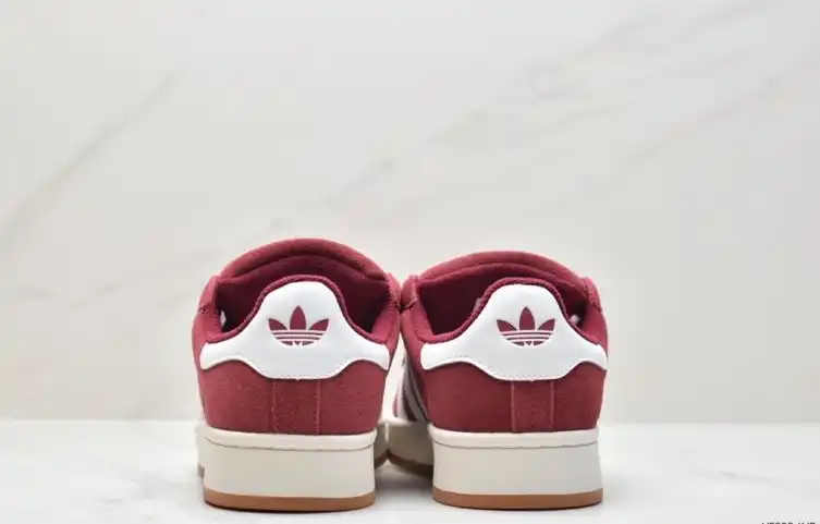 hype Adidas Sneakers