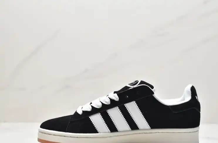 hype Adidas Sneakers