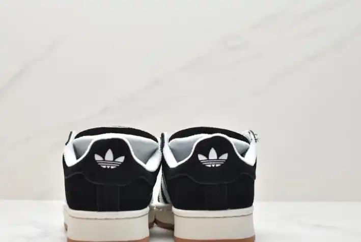 hype Adidas Sneakers