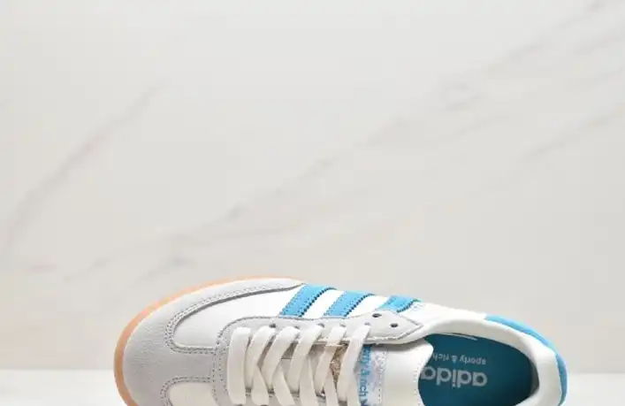 hype Adidas Sneakers