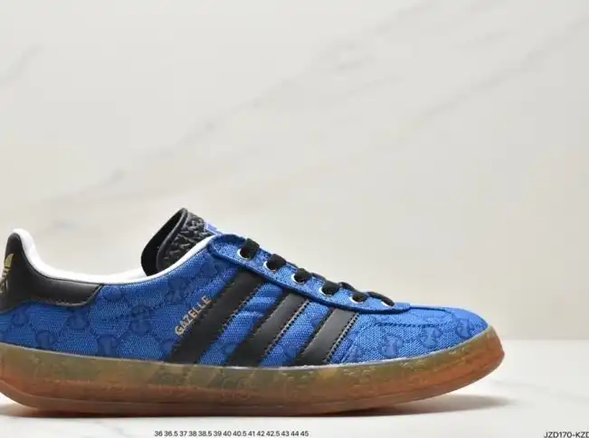 hype Adidas Sneakers