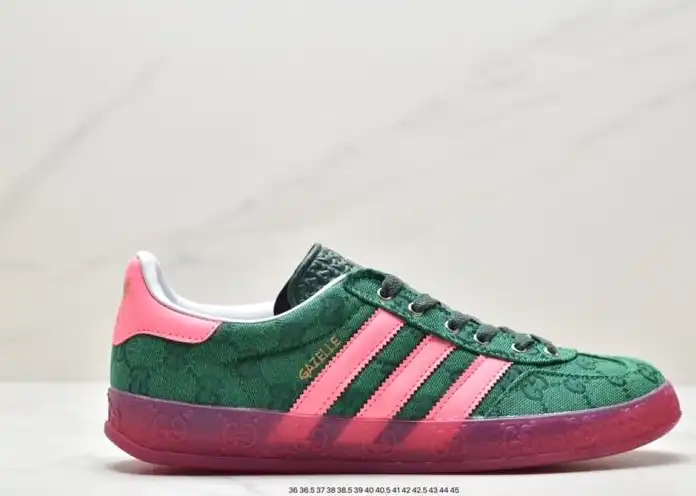 hype Adidas Sneakers