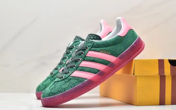 hype Adidas Sneakers