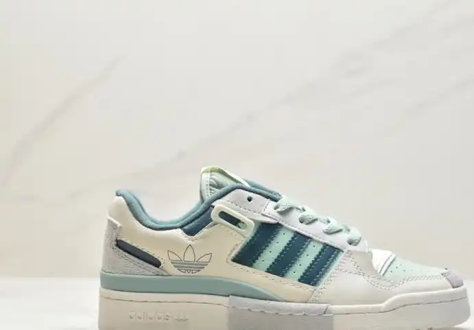 hype Adidas Sneakers