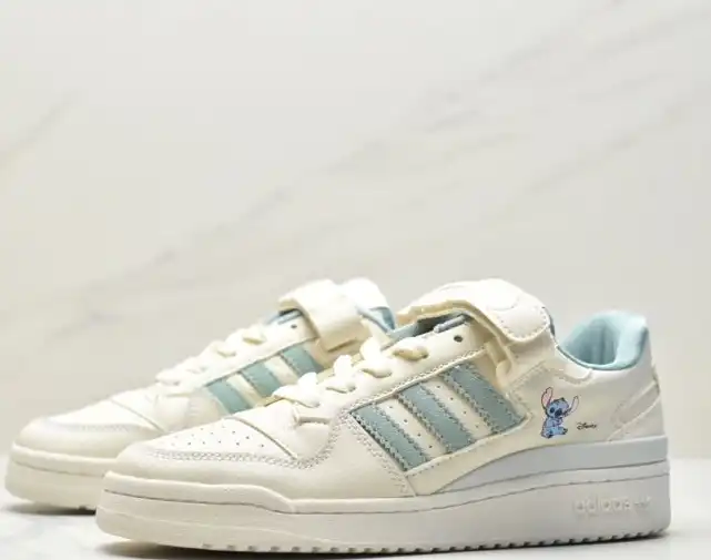 hype Adidas Sneakers