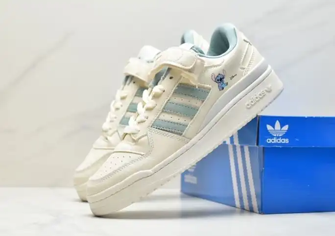 hype Adidas Sneakers