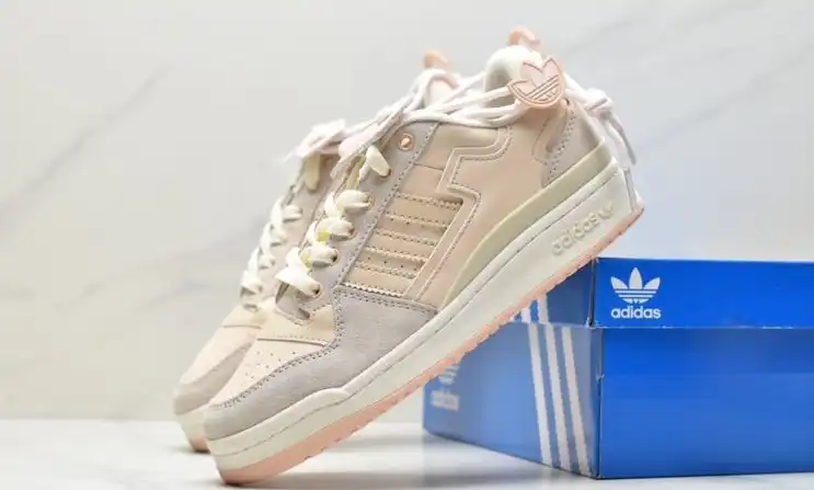 hype Adidas Sneakers