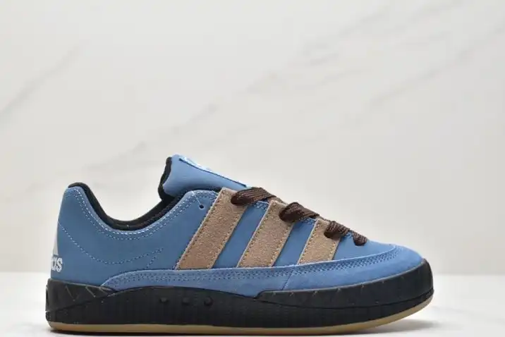 hype Adidas Sneakers