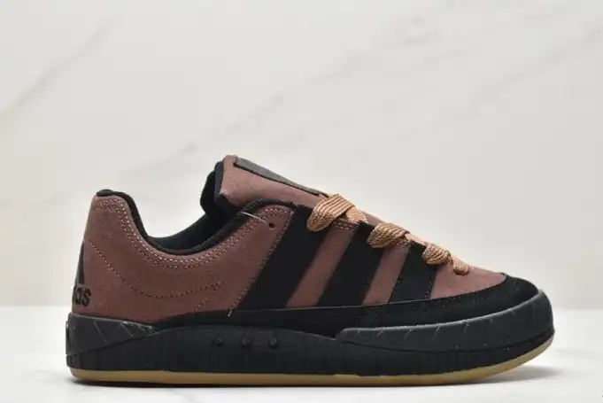 hype Adidas Sneakers