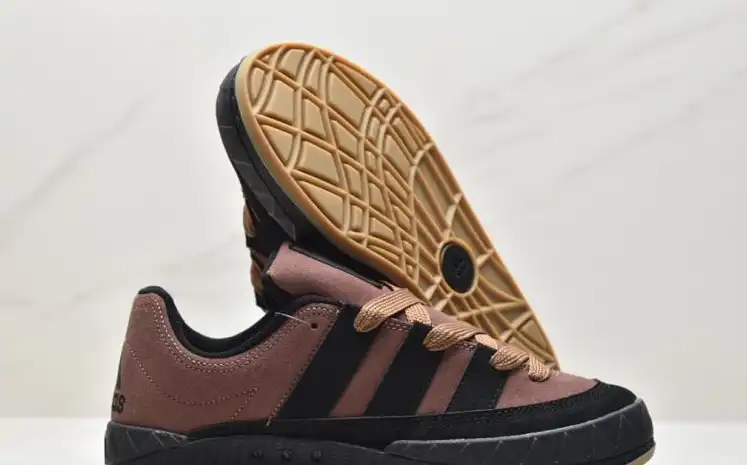 hype Adidas Sneakers