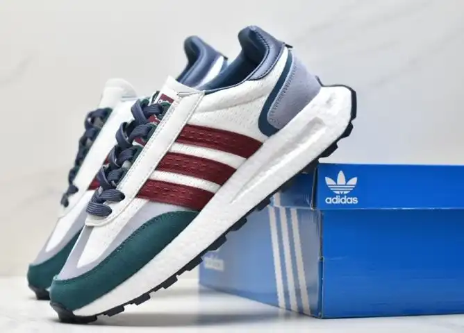 hype Adidas Sneakers