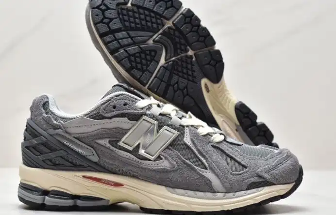 hype New Balance Sneakers